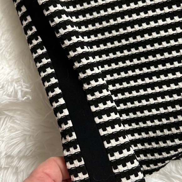 NINE WEST Black/White Pattern Fully-lined Pencil Skirt, Size 14, EUC. - Picture 3 of 6